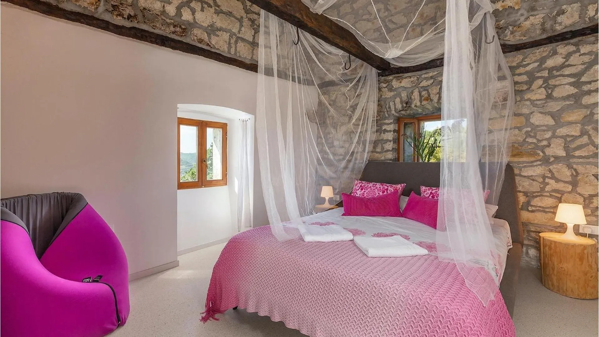 Villa Sussini 0*, Krbune Croatia